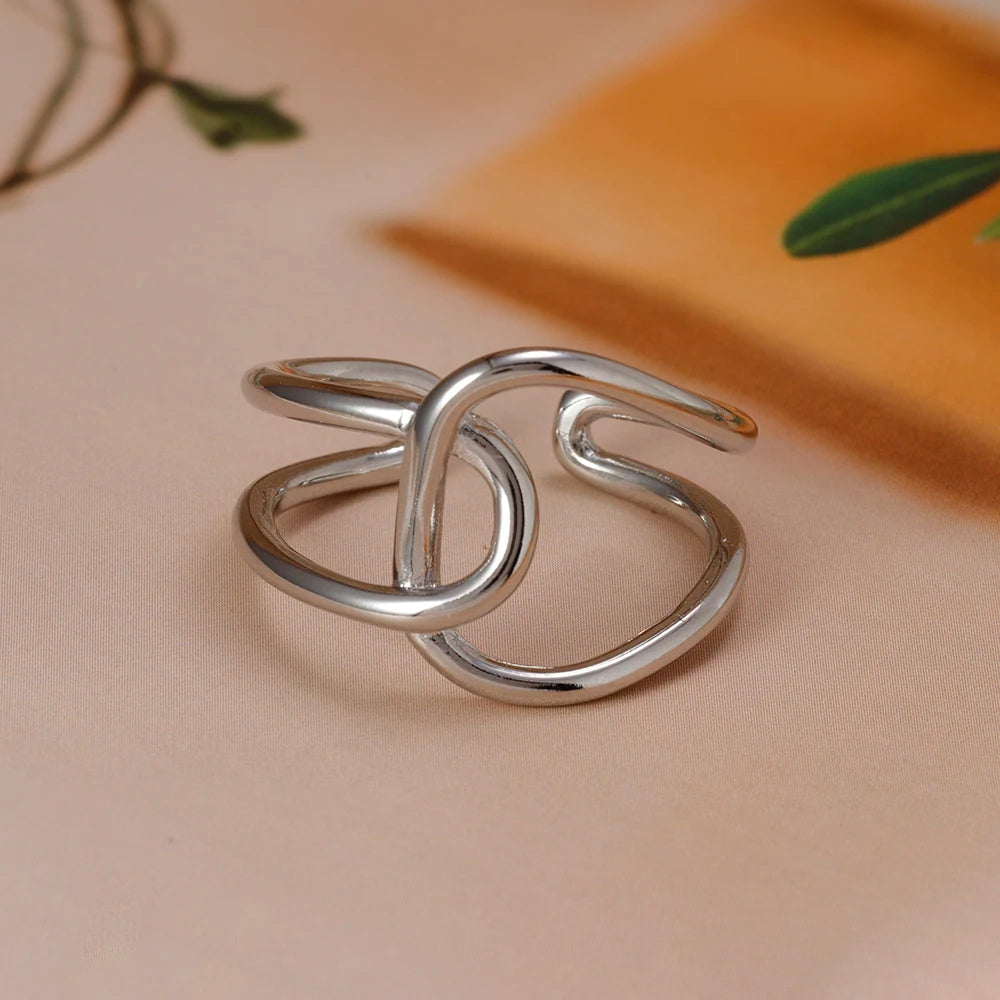 Crossed Ring
