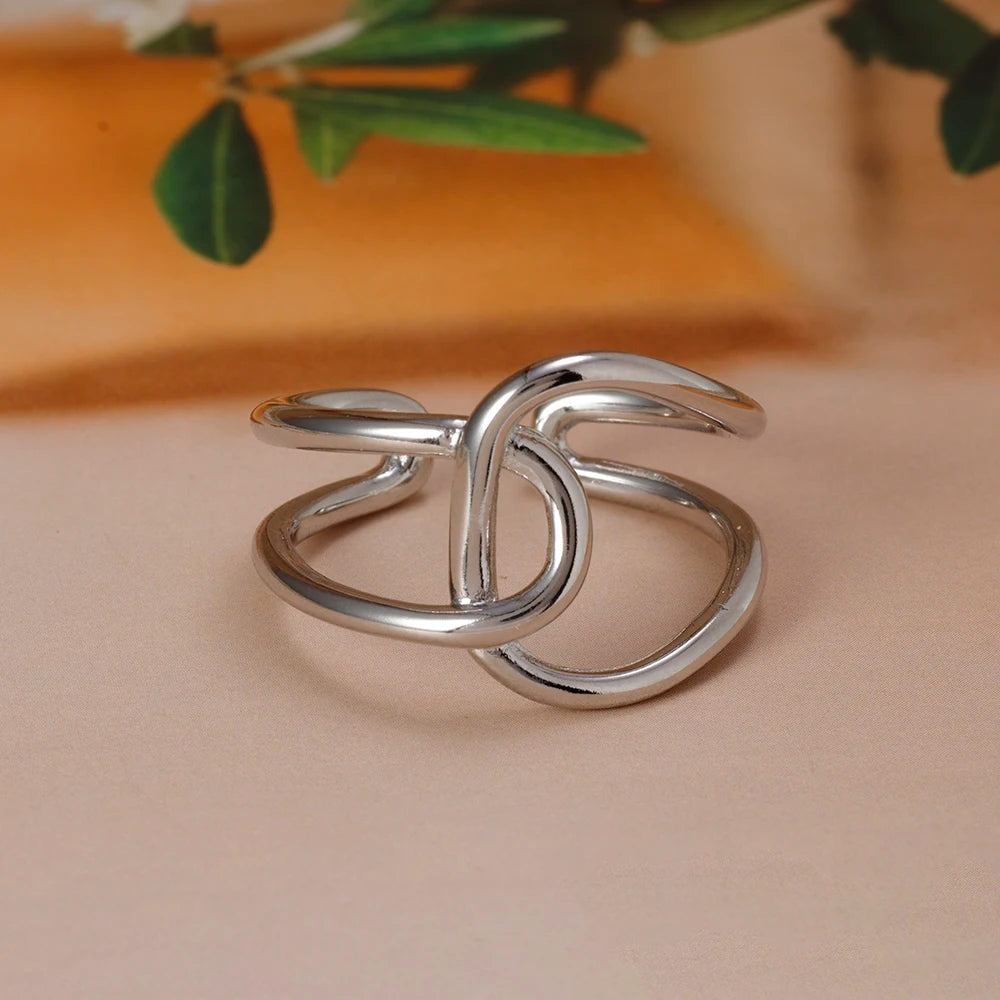 Crossed Ring